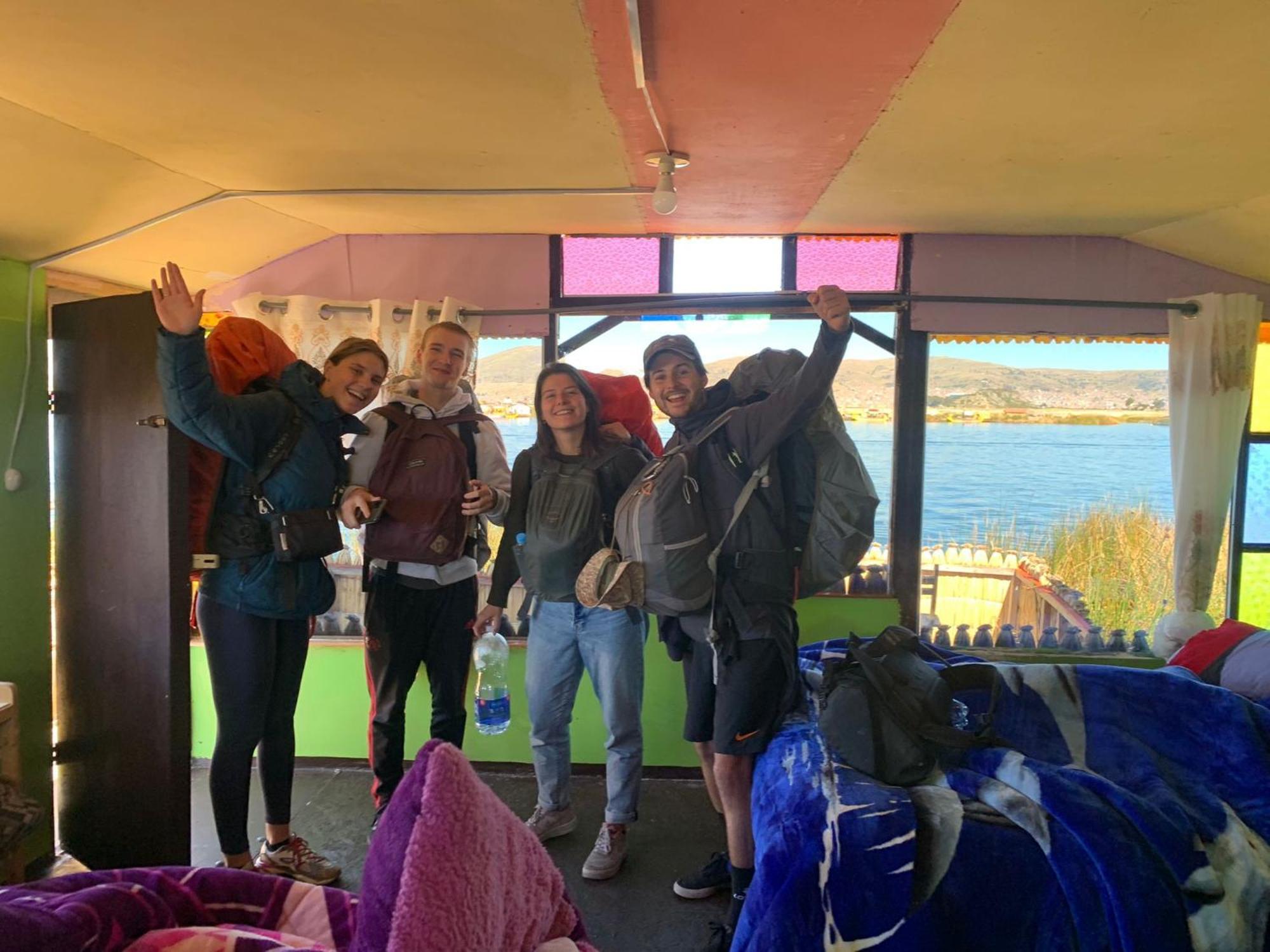 Urosfood & Titiqaqa Lodge 외부 사진